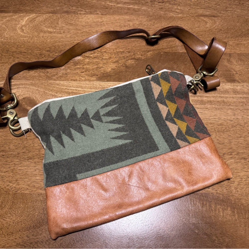 Rais Case Fanny Pack